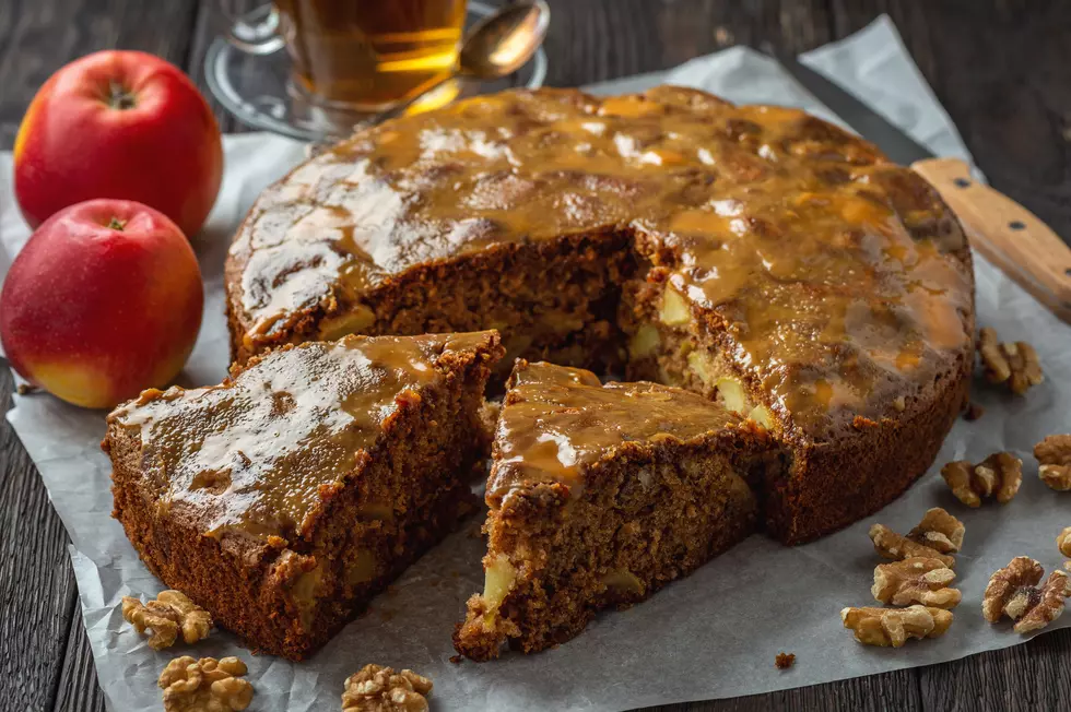 Celebrate Rosh Hashanah With a Plant-Based Apple Cider Cake