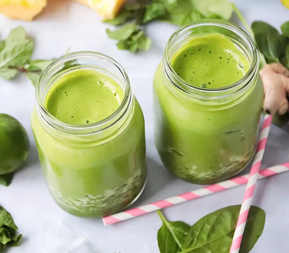 Recipe: Glowing Green Smoothie with Superfoods | The Beet