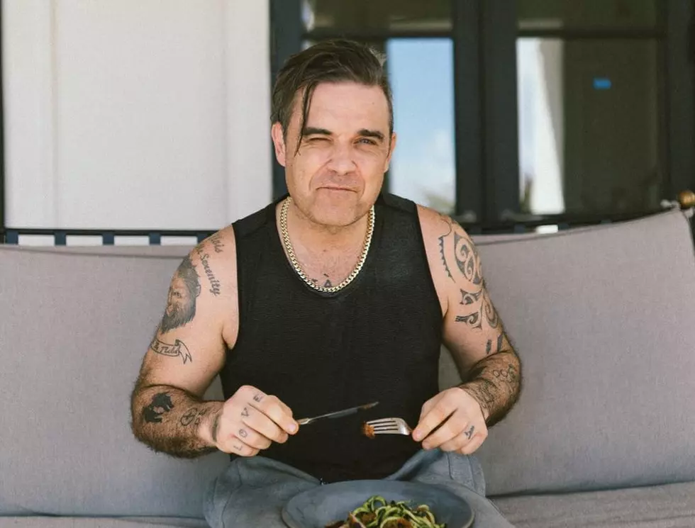 Robbie Williams Returns to a Vegan Diet After Alarmingly High Mercury Levels