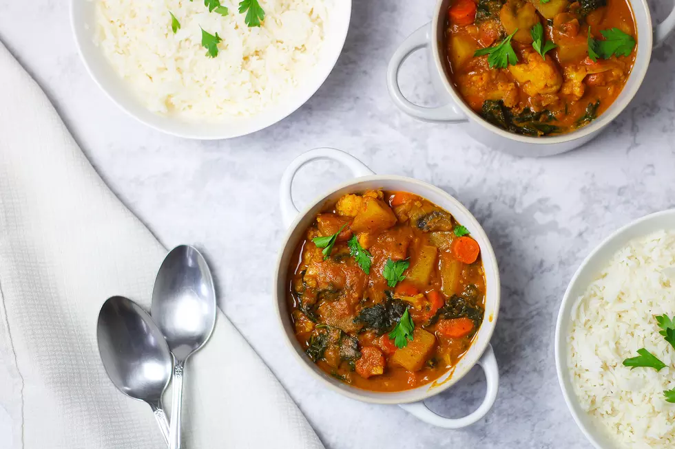 What We&#8217;re Cooking This Weekend: Vegan Vegetable Coconut Curry