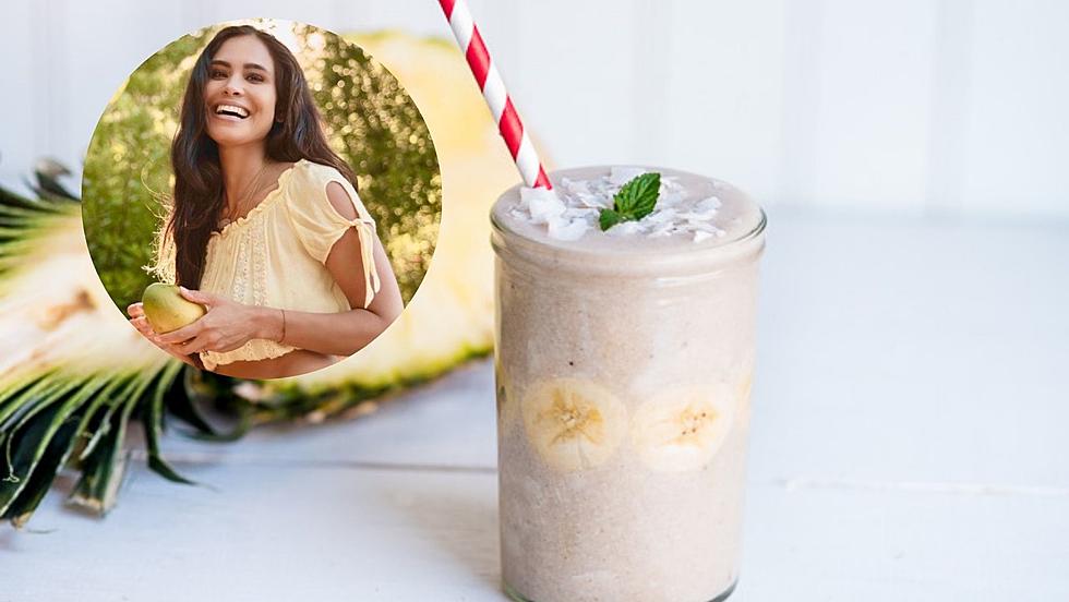 How to Make Kimberly Snyder&#8217;s Creamy Tropical Pineapple Coconut Smoothie
