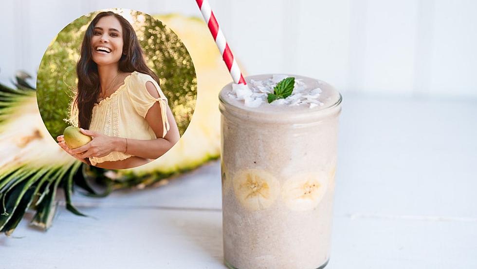 How to Make Kimberly Snyder’s Creamy Tropical Pineapple Coconut Smoothie