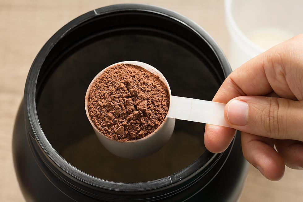 Here’s Why You Shouldn’t Try the “Dry Scooping” Pre-Workout Trend
