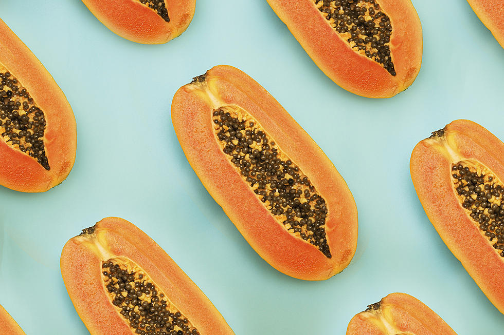 Eating Papaya Seeds to Kill Parasites is the Newest Trend. Does it Work?