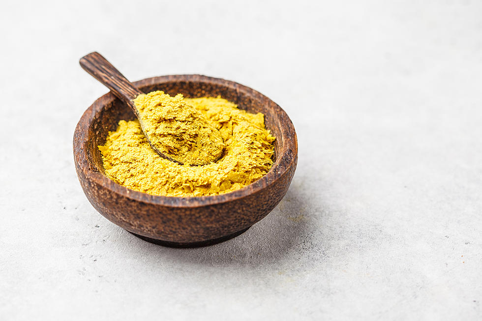 What is Nutritional Yeast? Here Are the Health Benefits