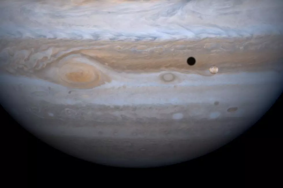 See Jupiter&#8217;s Moons And Giant Red Dot With Binoculars This Month