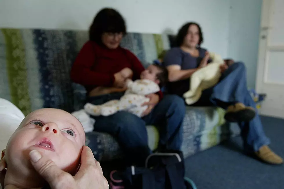 Breastfeeding Oregon Mom Sues Dentist For Allegedly Refusing Work