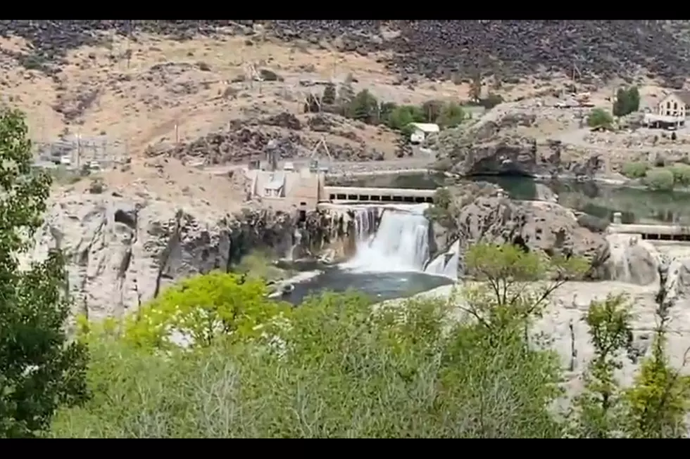 Tourist Visits Shoshone Falls And Totally Misses Them
