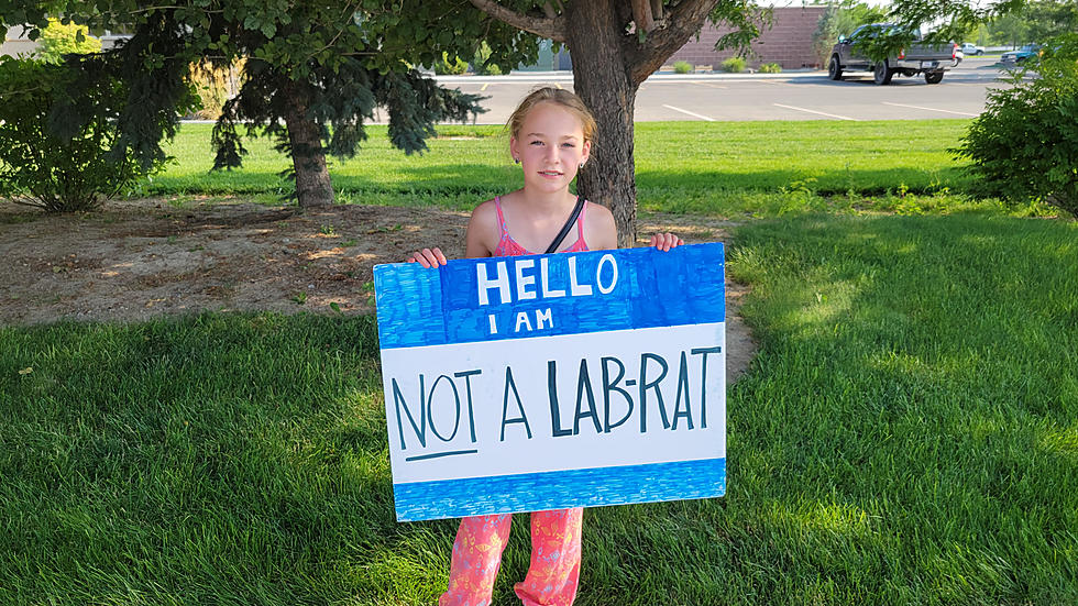 Signs of Support From Controversial Vaccine Mandate Rally in Twin