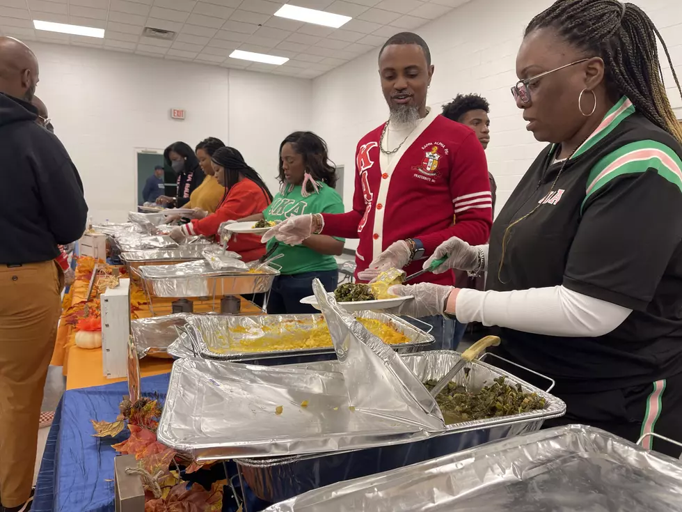 Community Leaders Fed 350 People Thanksgiving Dinner In 1 Hour