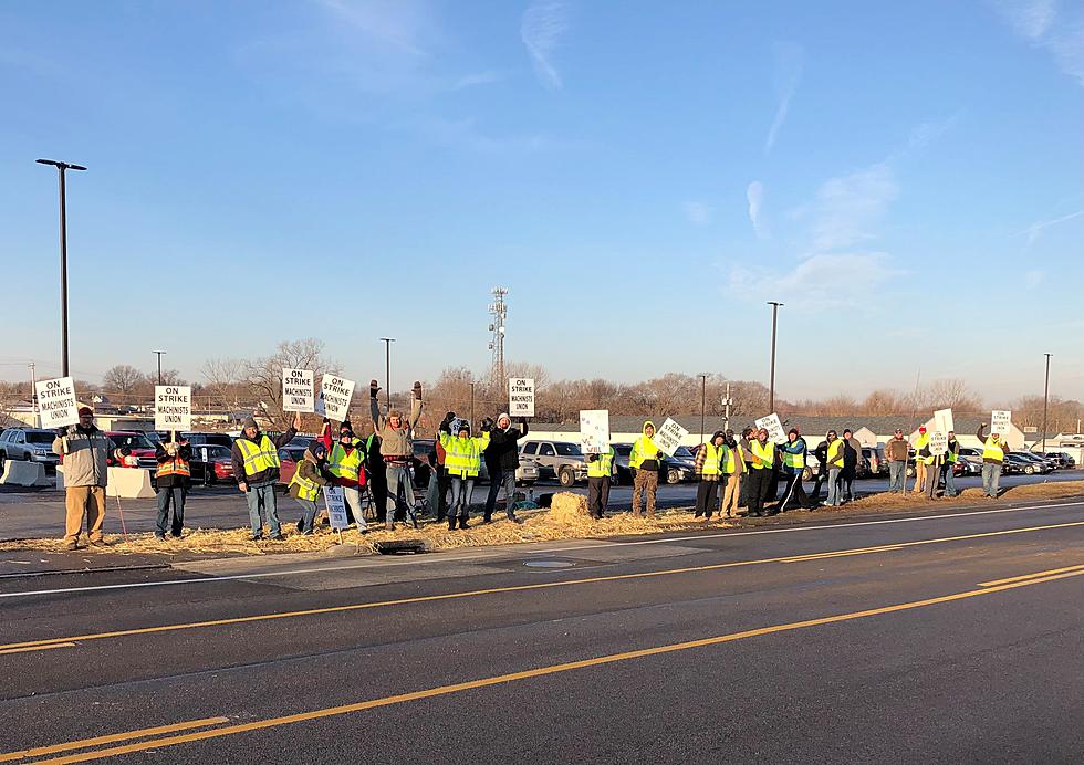 Eaton Strikers Joined On The Picket Line By Other Quad Cities Union Members