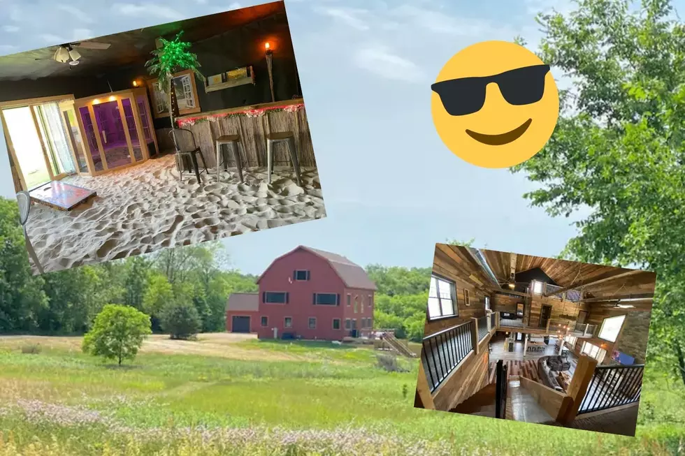 Stay At This Amazing Luxury Wisconsin Barn With Sand Floor Tiki Bar