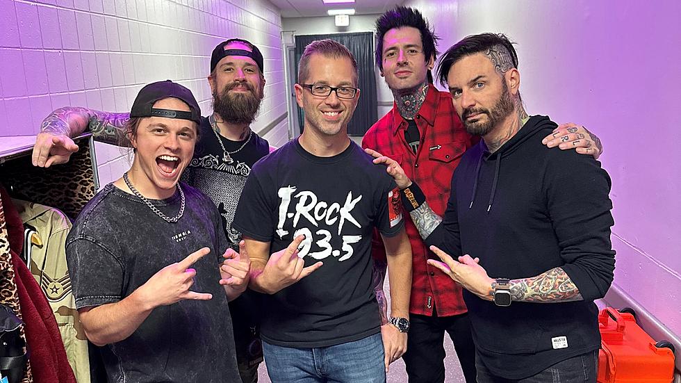 I-Rock 93.5 Talks with Jason Hook About His New Band "Flat Black"