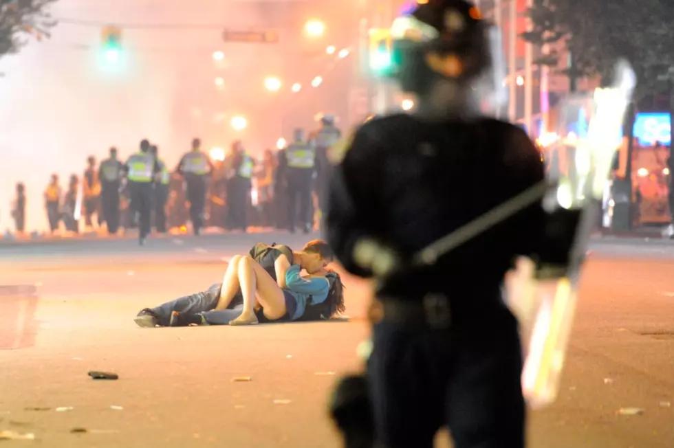 Couple Making Out at Vancouver Riot Become Its Accidental Stars [PHOTO]