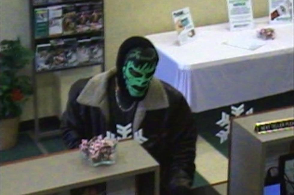 Guy Wears ‘Incredible Hulk’ Mask During Robbery [PICTURE]