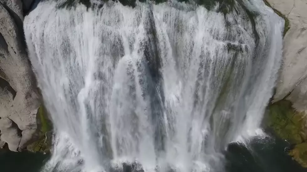 Guy Plays With Drone – Accidentally Gets Killer Footage Of Shoshone Falls