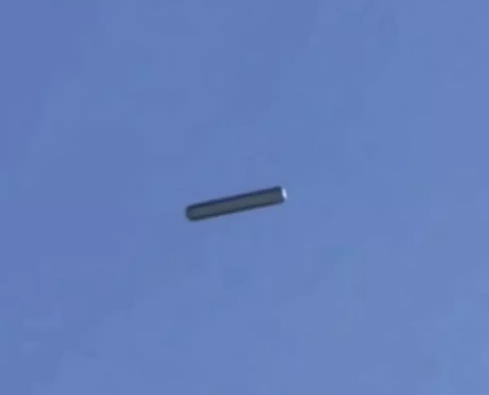 UFO Shaped Like Cigar Spotted Over Idaho (VIDEO)