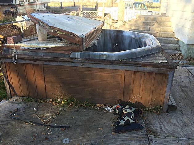 Free Hot Tub in Rupert Will Haunt Your Dreams (or Nightmares)