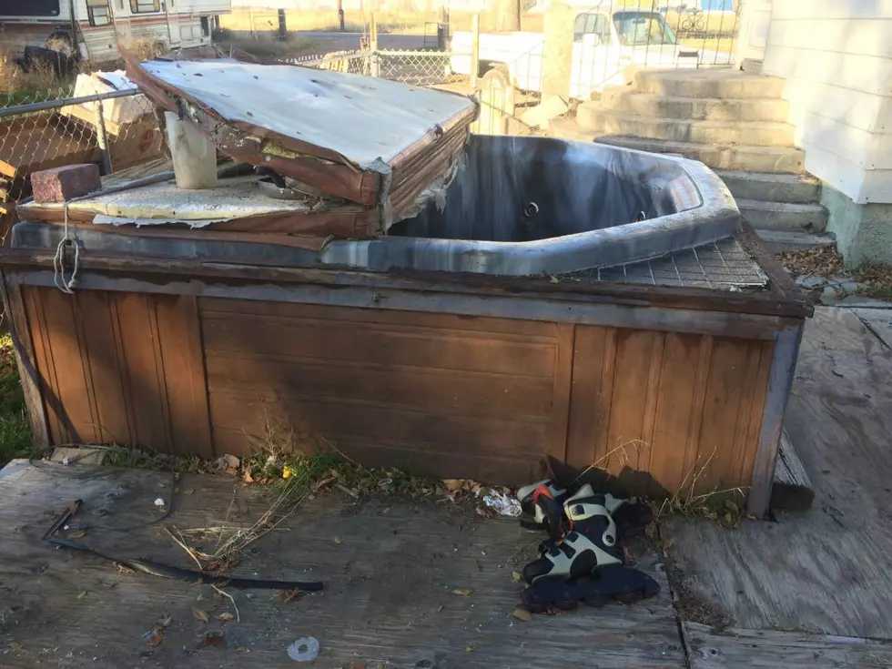 Free Hot Tub in Rupert Will Haunt Your Dreams (or Nightmares)