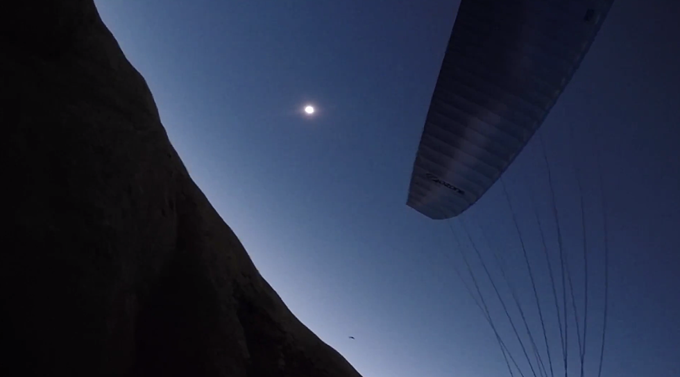 Watch Idaho Guy Paragliding During Total Solar Eclipse