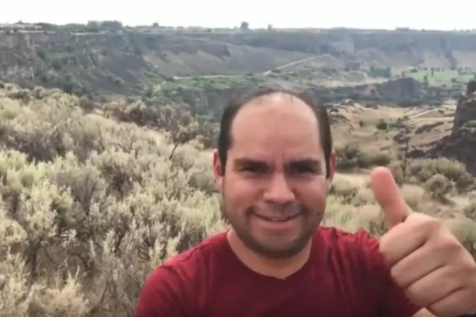 Twin Falls Tourist Steals Selfie Stick Spotlight From Family