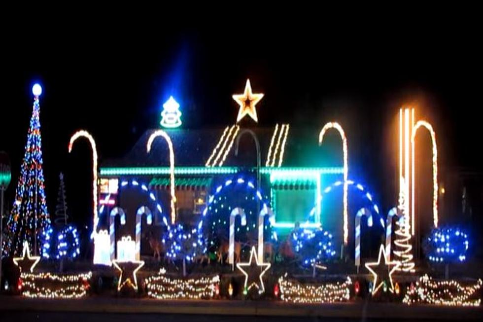 Car Lights On At Candy Cane House; Is Twin Falls ID Rant Happy?