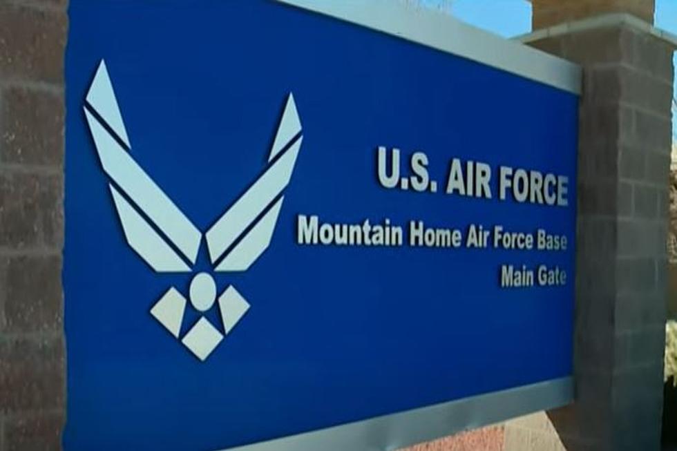 Witness Reports 5 Orbs Chased By Mountain Home ID Fighter Jet