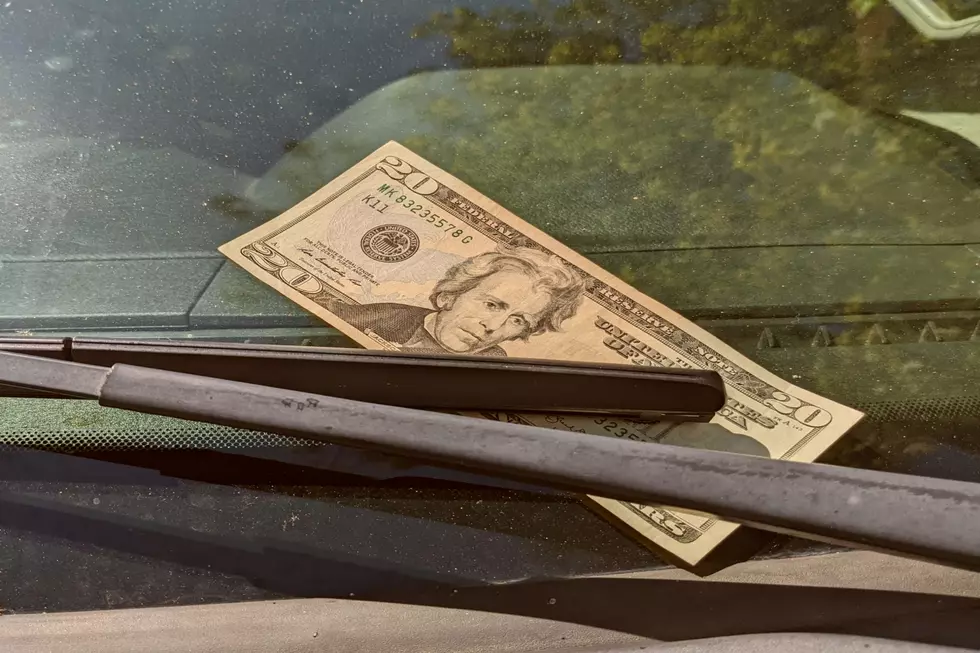 Call Twin Falls Police ASAP If You See Cash On Your Windshield