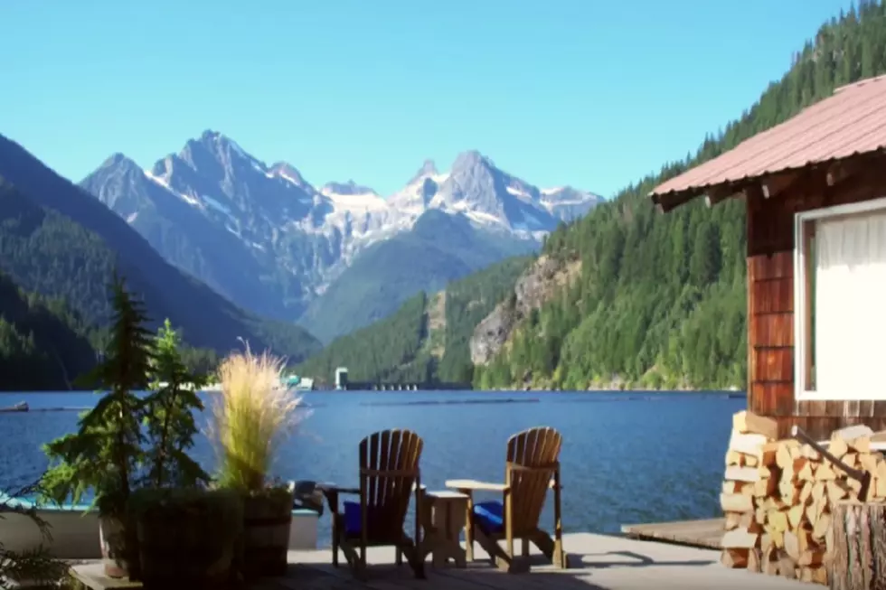 Washington Resort Has Lake Cabins, Views Of Canadian Mountains