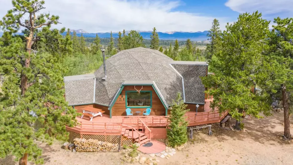 Get 360-Degree Mountain Views in this Colorado Dome Home Airbnb