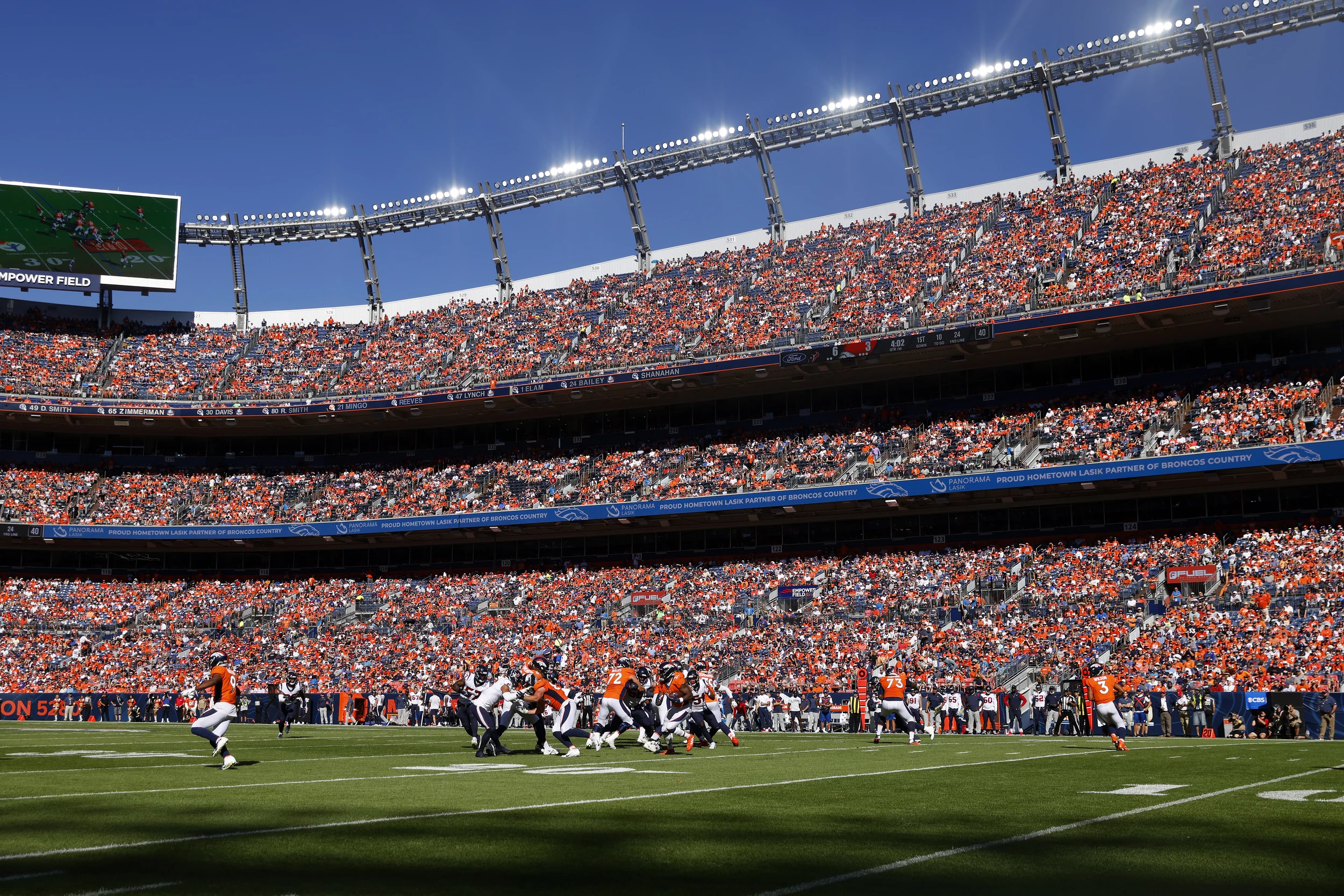 Broncos vs 49ers  Empower Field at Mile High