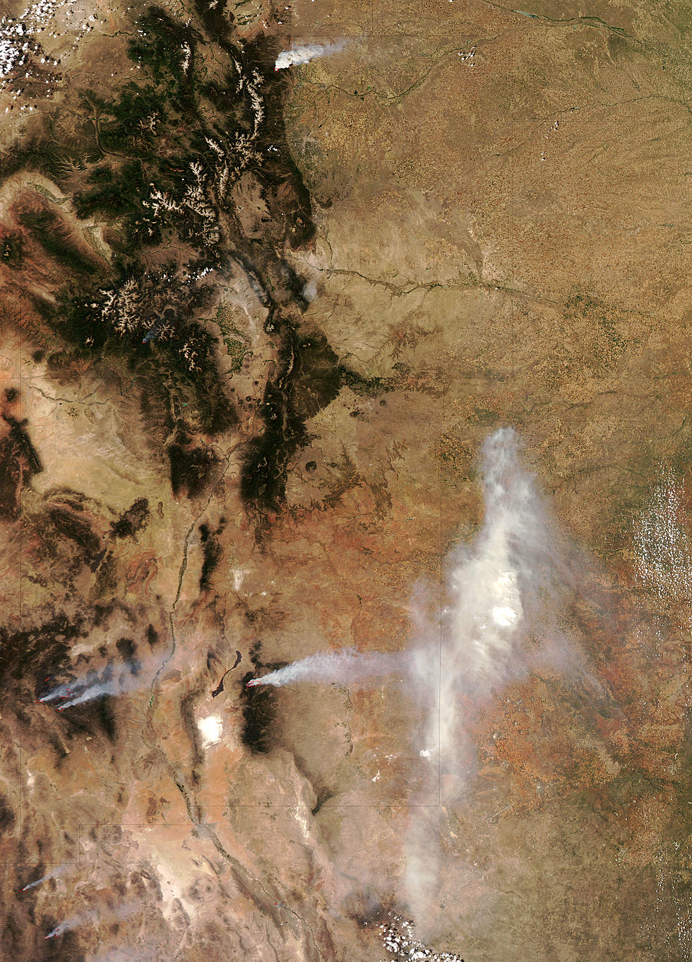 Space Station Crew Snaps Photos of Western Wildfires