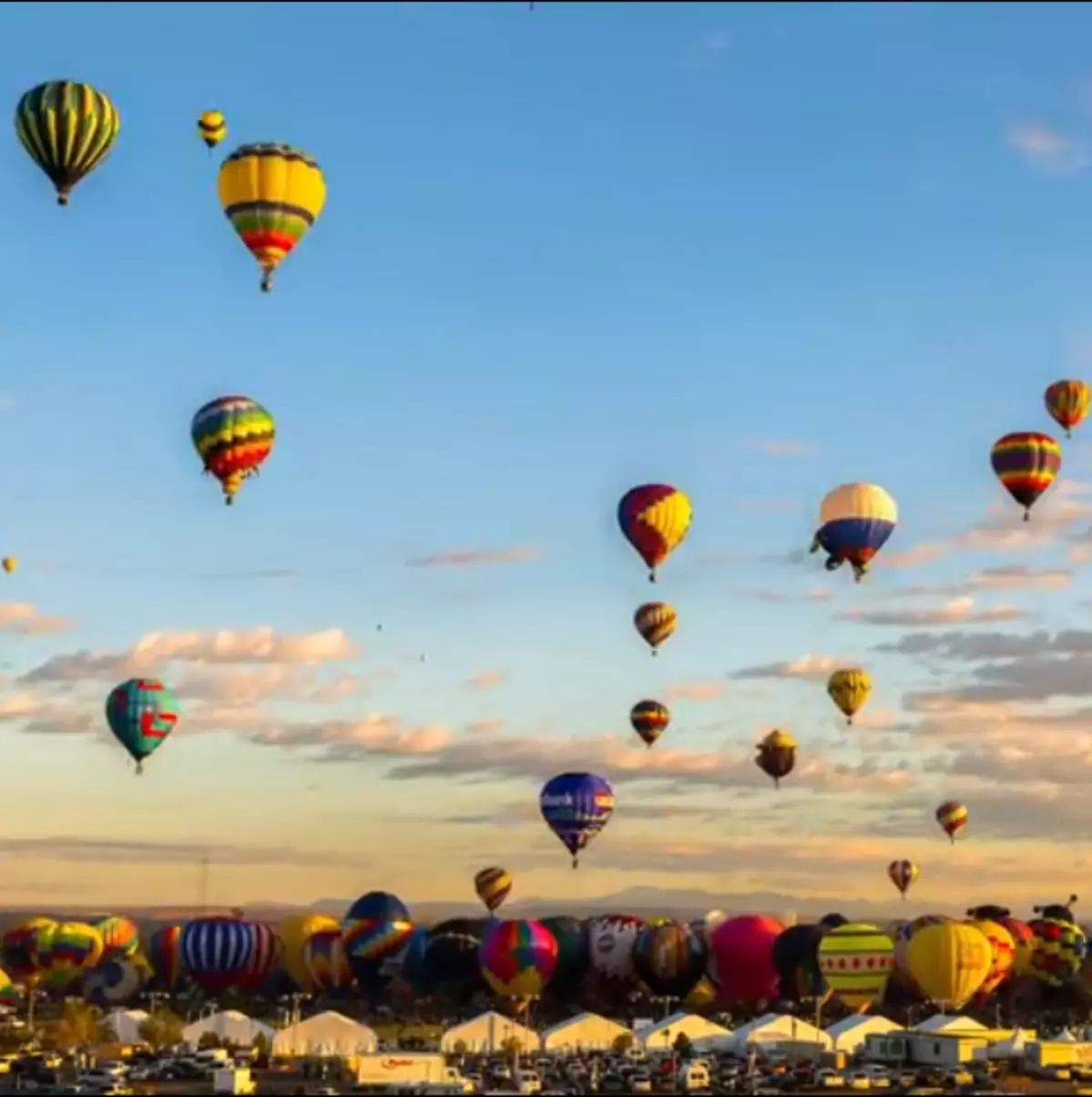 Watch This Beautiful Time Lapse Hot Air Balloon Launch [VIDEO]