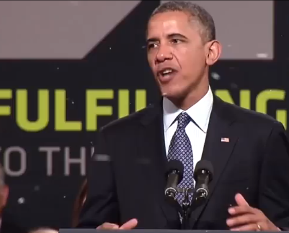 Obama Sings Jingle Bells [VIDEO]