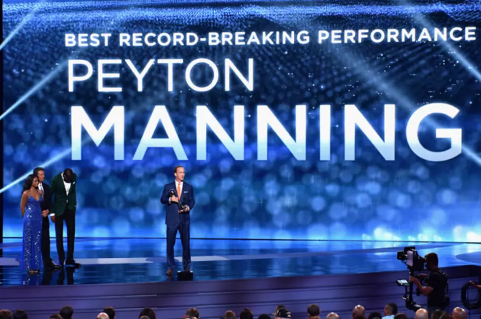 The Whitest Thing You’ll See – Peyton Manning Dancing [VIDEO]