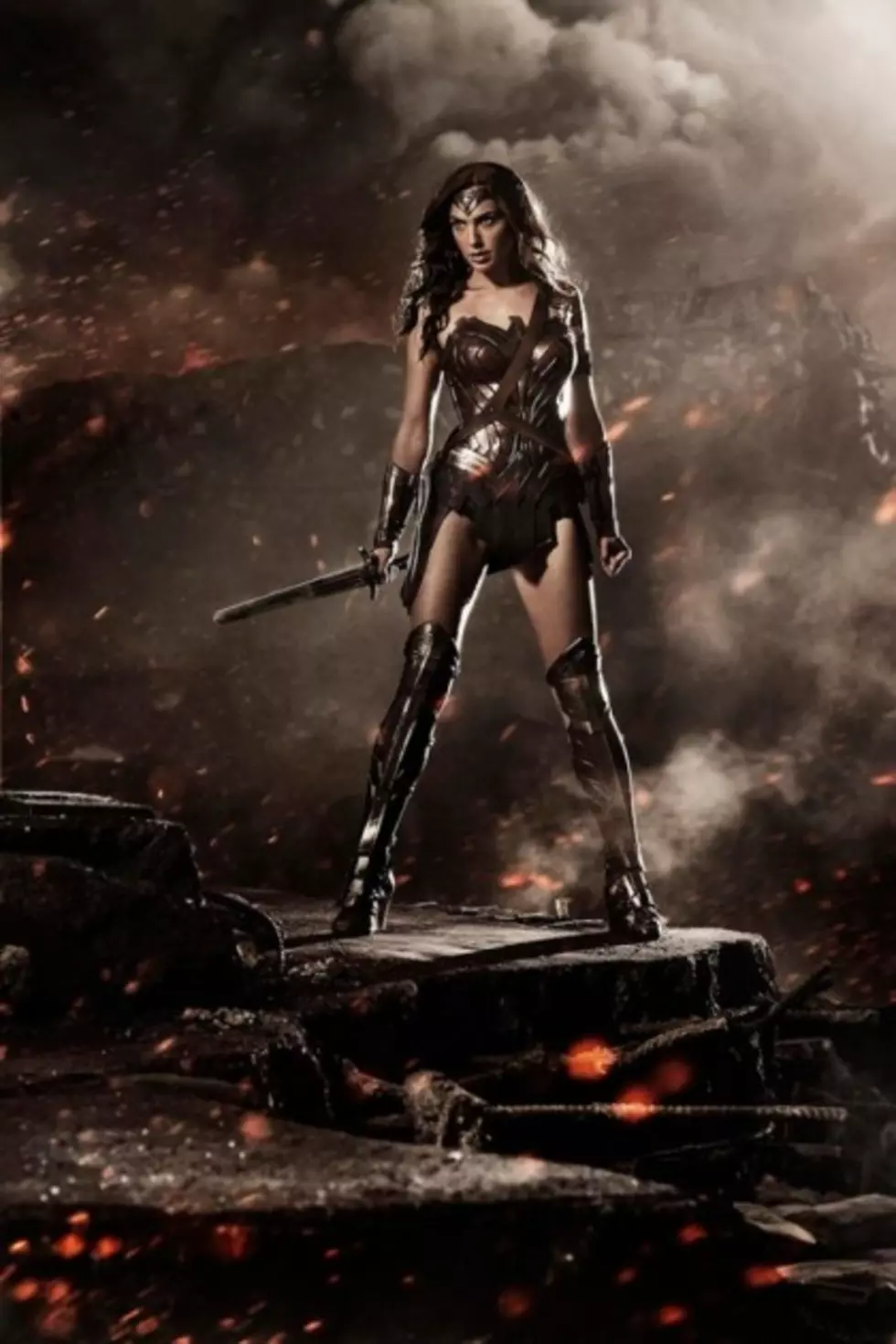 1st Pic Of New Wonder Woman In &#8220;Batman V Superman:  Dawn of Justice&#8221;