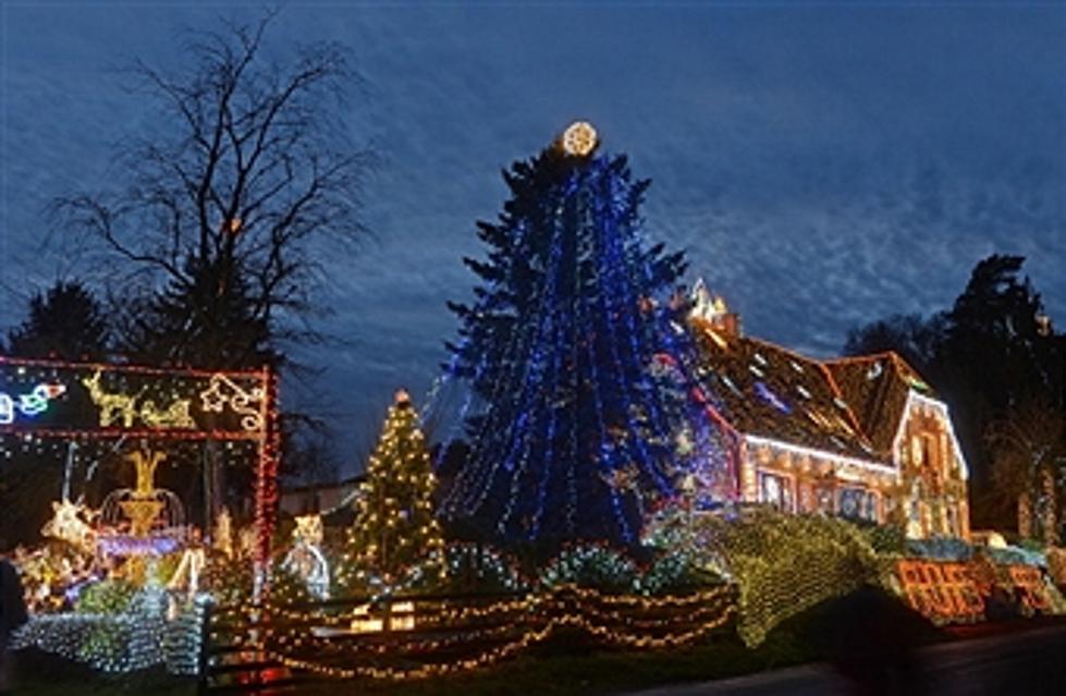 When Should Your Neighbors Take Down Their Christmas Lights?