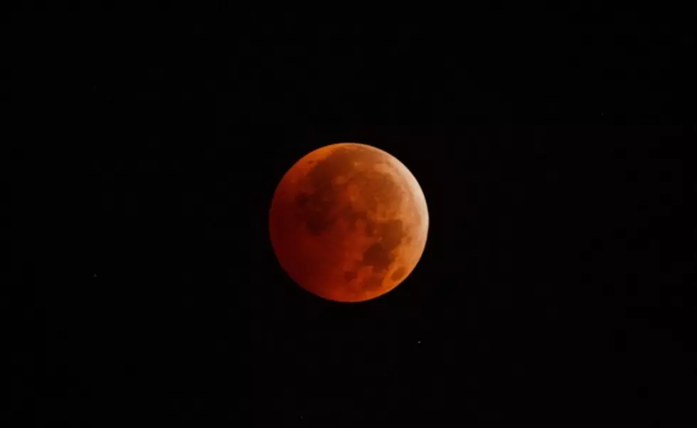 Lunar Eclipse Early Saturday Morning [VIDEO]