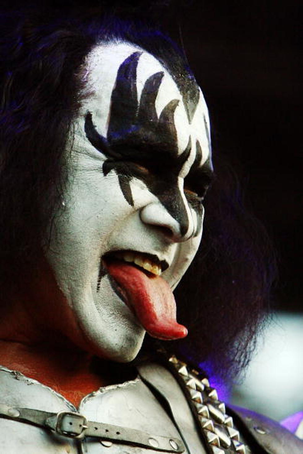 Girl Seeks New Record For 'World's Longest Tongue', Gene Simmons Hangs His  Head in Shame