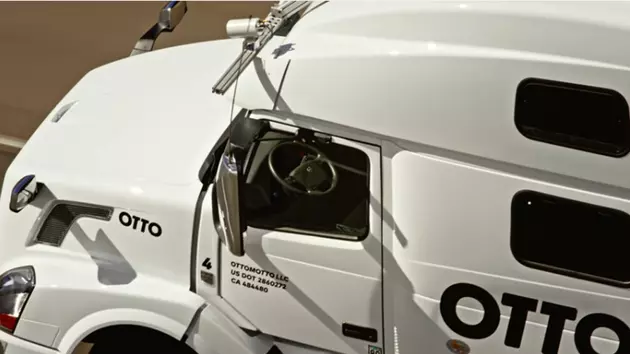 Robot Truck Delivers Beer In Colorado &#8211; NO DRIVER