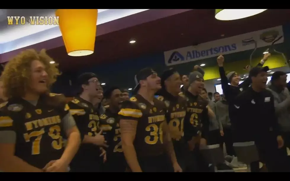 Wyoming Football Beats Central Michigan, At Bowling [VIDEO]