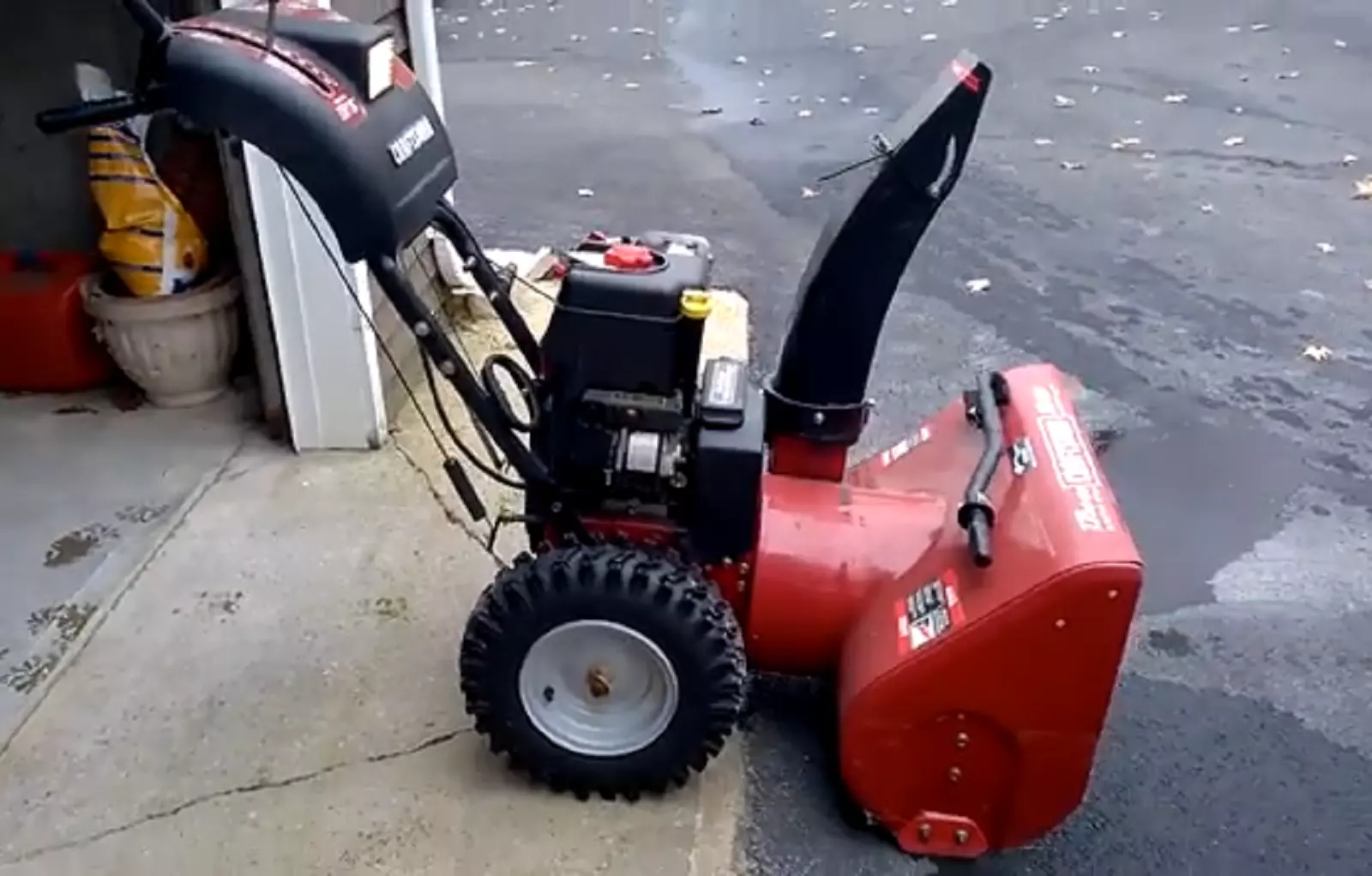 Indiana Man Runs Remote Controlled Snow Blower From His Living Room [VIDEO]