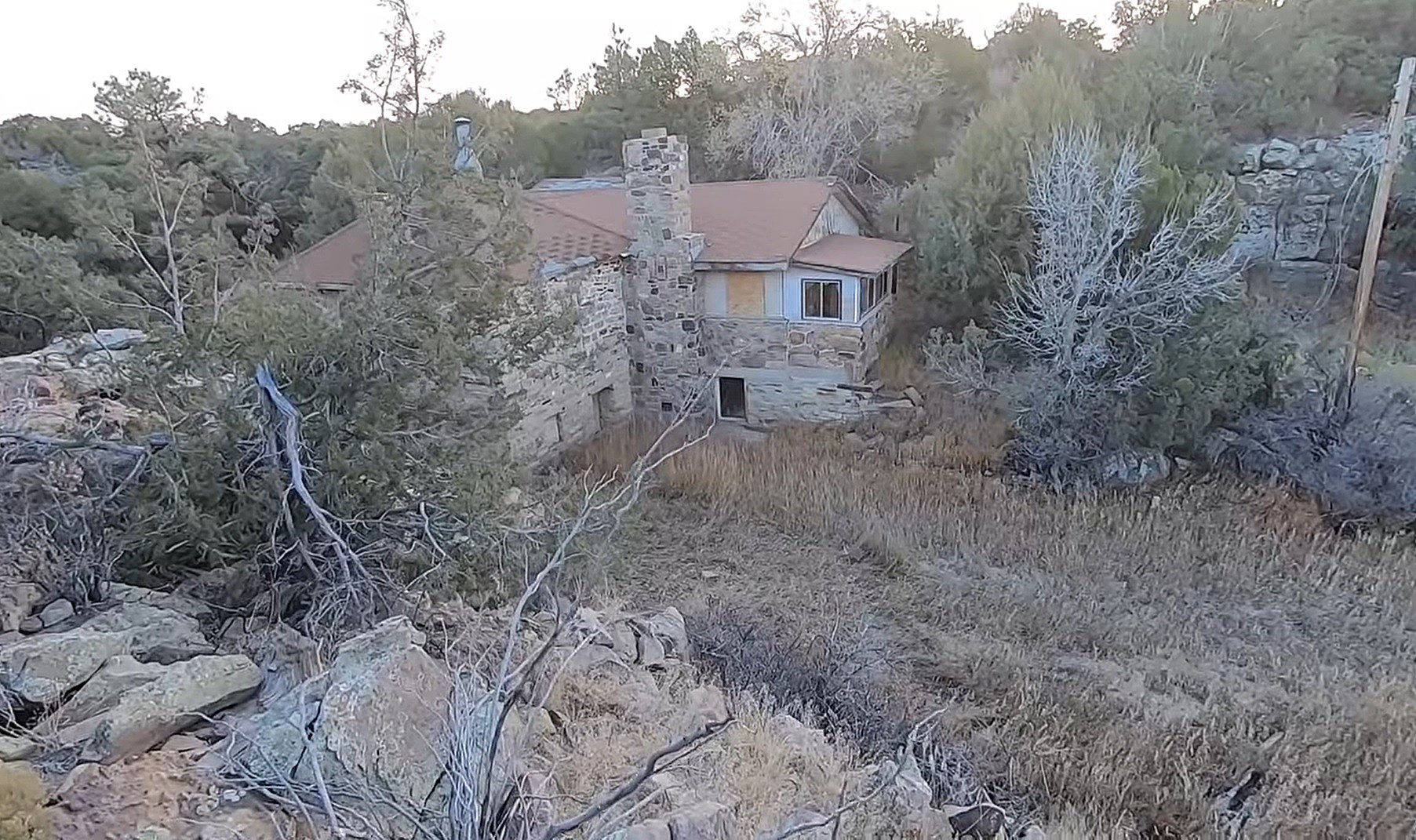 Guy Goes Camping, Finds Abandoned House & Cabin in a Canyon