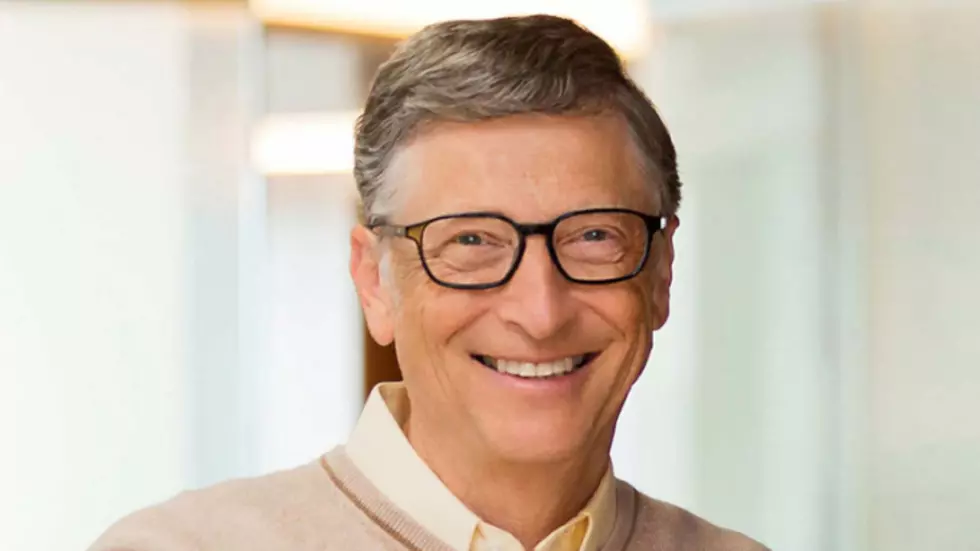 Bill Gates dice que centrará todos sus recursos contra el COVID-19