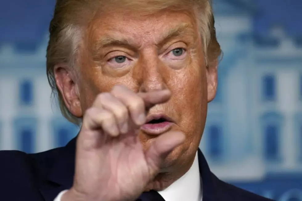 Trump calificó de “estúpidos” a los latinos, según un libro de su ex abogado