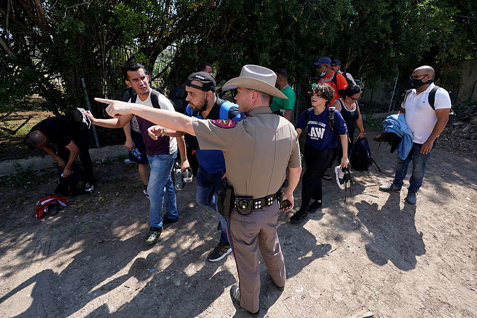 Gobierno de EEUU demanda a Texas por detención de migrantes