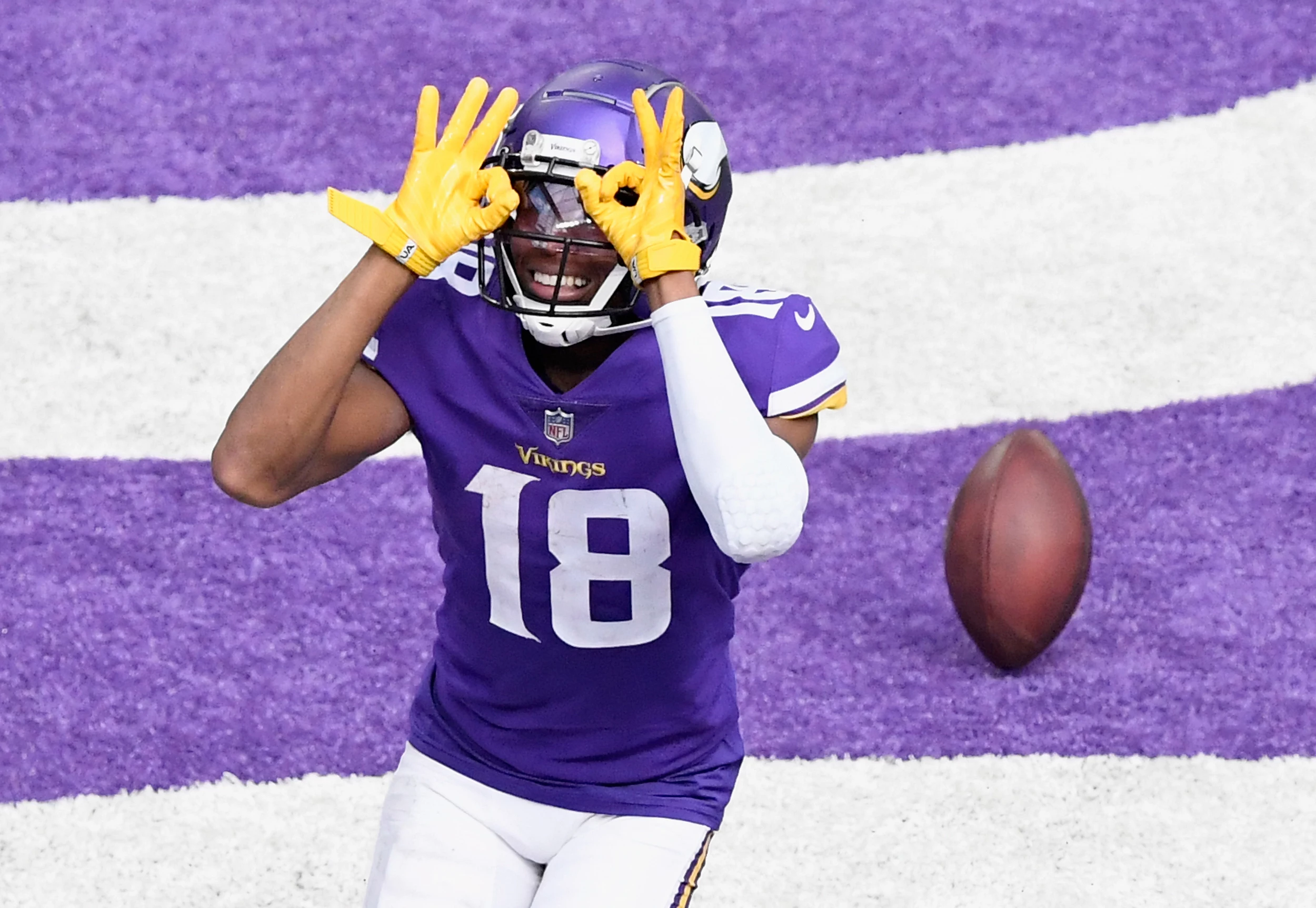 Vikings WR Justin Jefferson named Offensive Player of the Year at NFL Awards