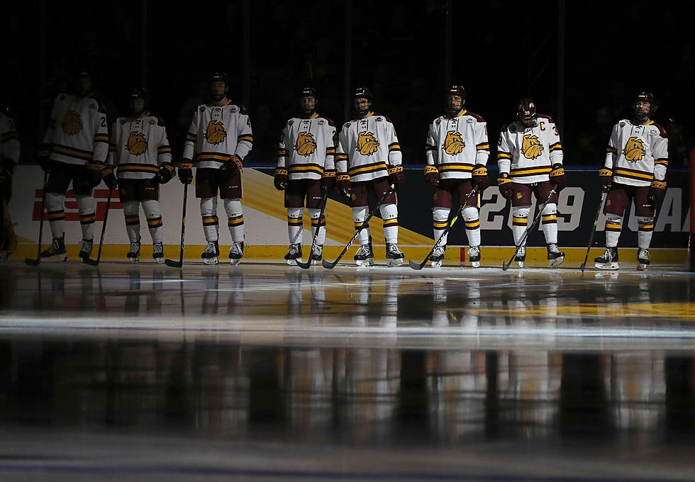 UMD Bulldogs Men’s Hockey Team Advances Over Michigan Tech In Opening Round Of NCAA Tournament