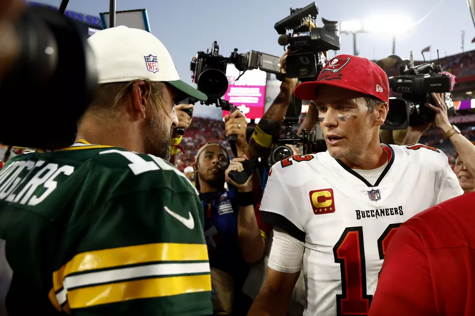 Rodgers Throws For 2 TDs, Packers Hold Off Brady, Bucs 14-12