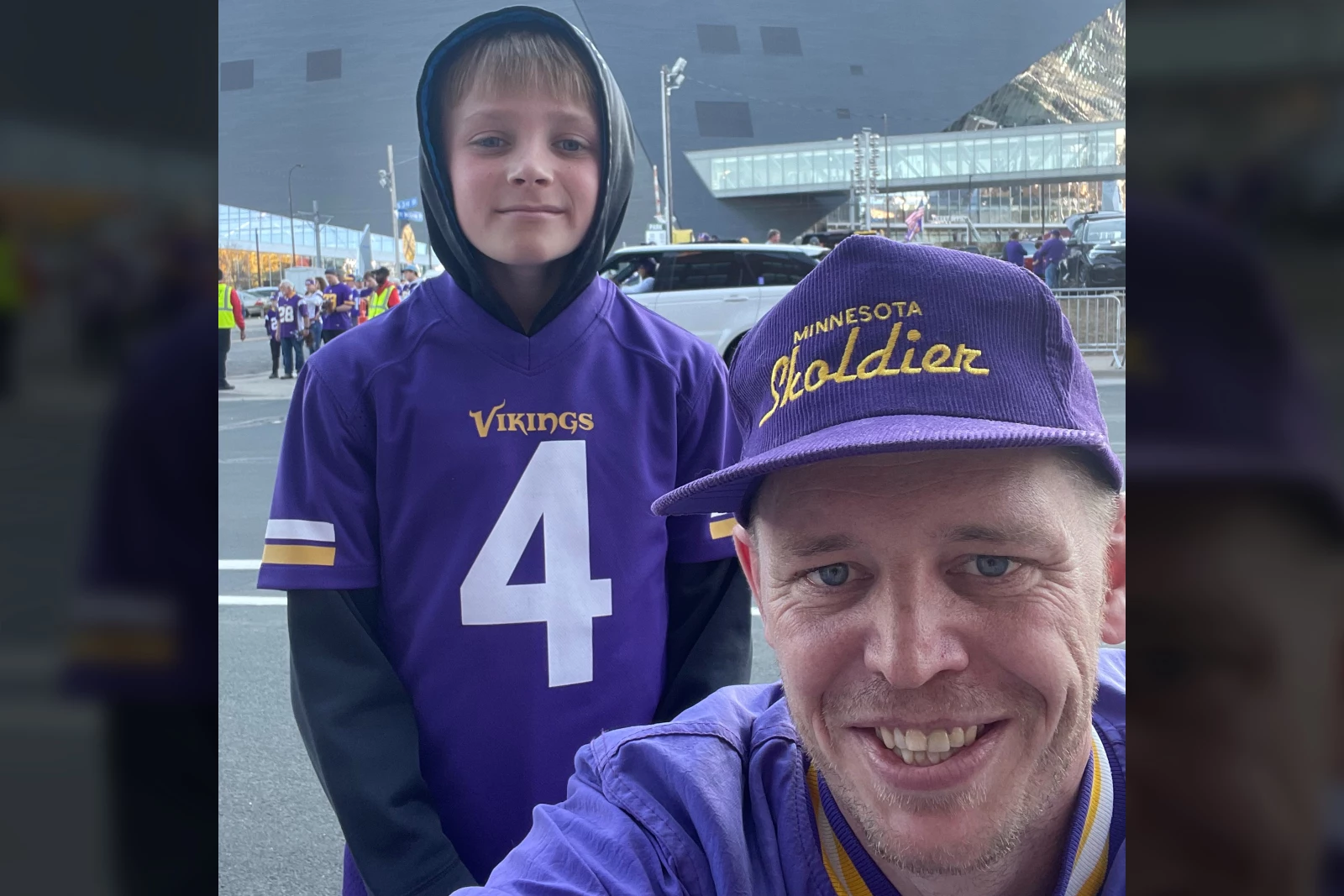 Voice Of The Vikings Paul Allen Starts Ultimate 'Pay It Forward'